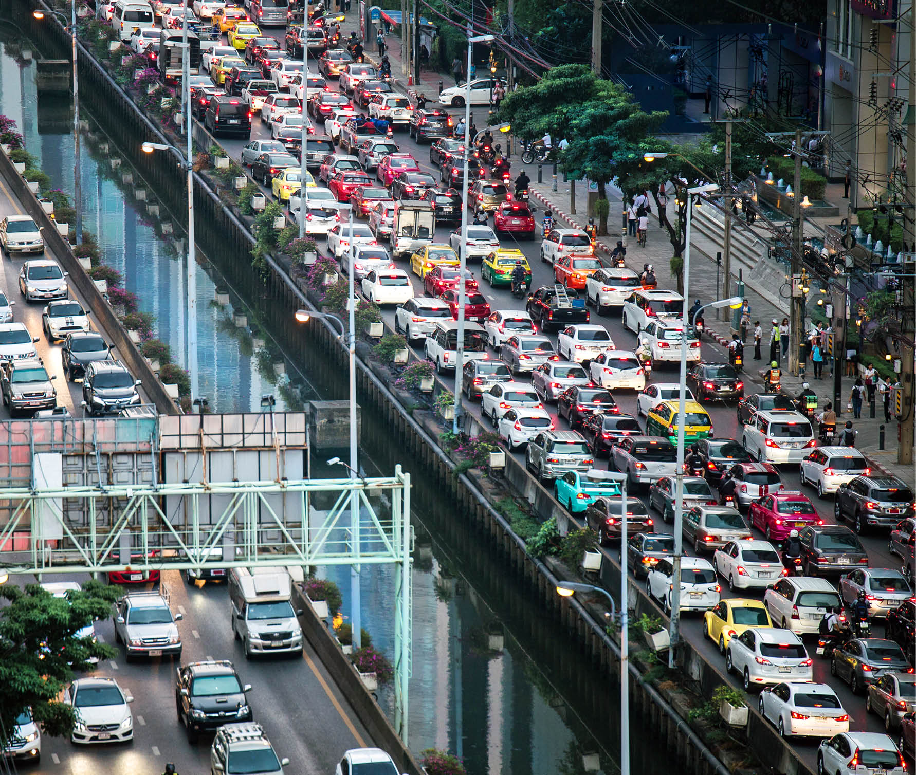 Bangkok Thailand , December 15 , 2017 : Many cars on the road, traffic jam in the city and Bokeh blurred background